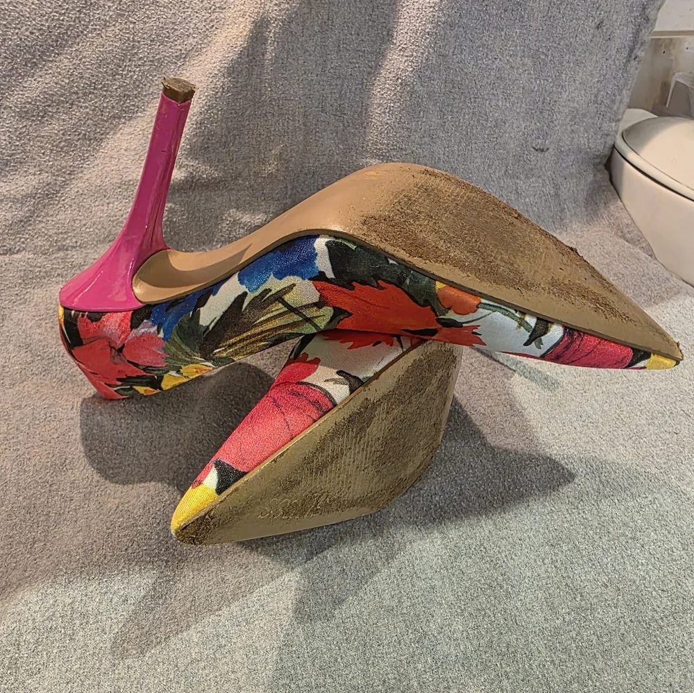 Guess Neodan Floral Satin Pumps Size 7